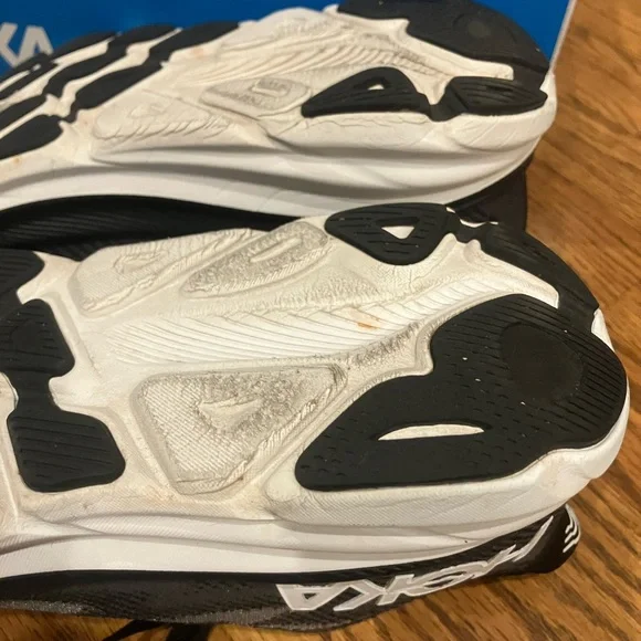 Hoka | Clifton 9 Black and White Running Shoes Size 6.5 - Picture 6 of 11